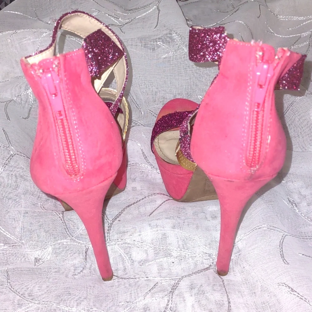 High Heels - Picture 3 of 5